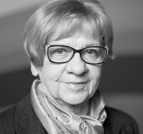 Odeszła Profesor Anna Dmoszyńska